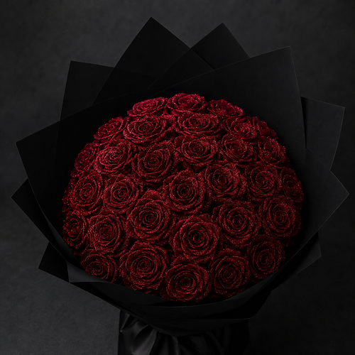 Éternelle red rose bouquet front view